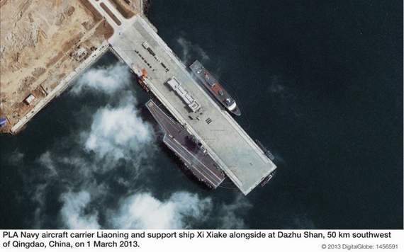 Hình ảnh tàu sân bay Liêu Ninh do Công ty vệ tinh Digital Globe Mỹ chụp được ngày 1/3/2013.